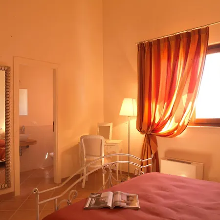 Contado San Lorenzo And Wine Farm stay *