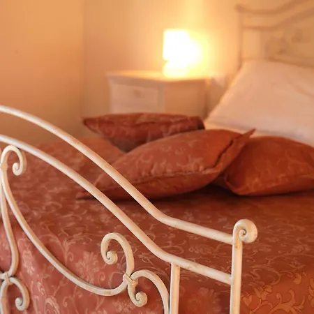 Lantgård Contado San Lorenzo And Wine Castilenti