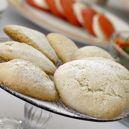 Contado San Lorenzo And Wine